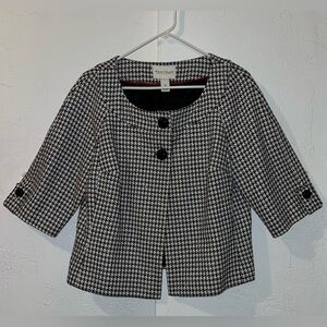 White House Black Market- Black & White Houndstooth Cropped Jacket